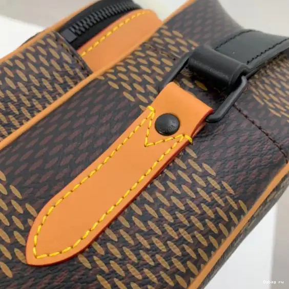 AMAZONE LOUIS MESSENGER VUITTON NANO 0323